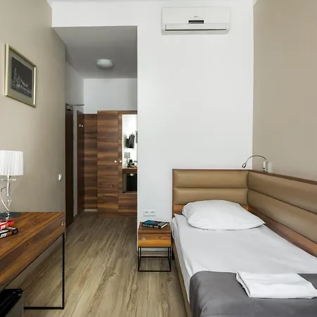 G12 Aparthotel Krasków Eksteriør bilde