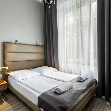 G12 Aparthotel Krasków Eksteriør bilde